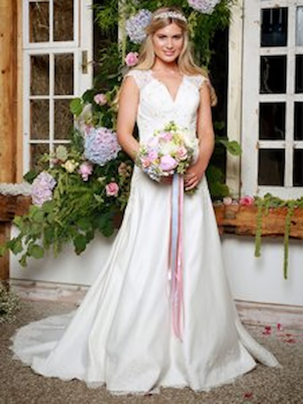 Amanda Wyatt Jill Bridal Gown